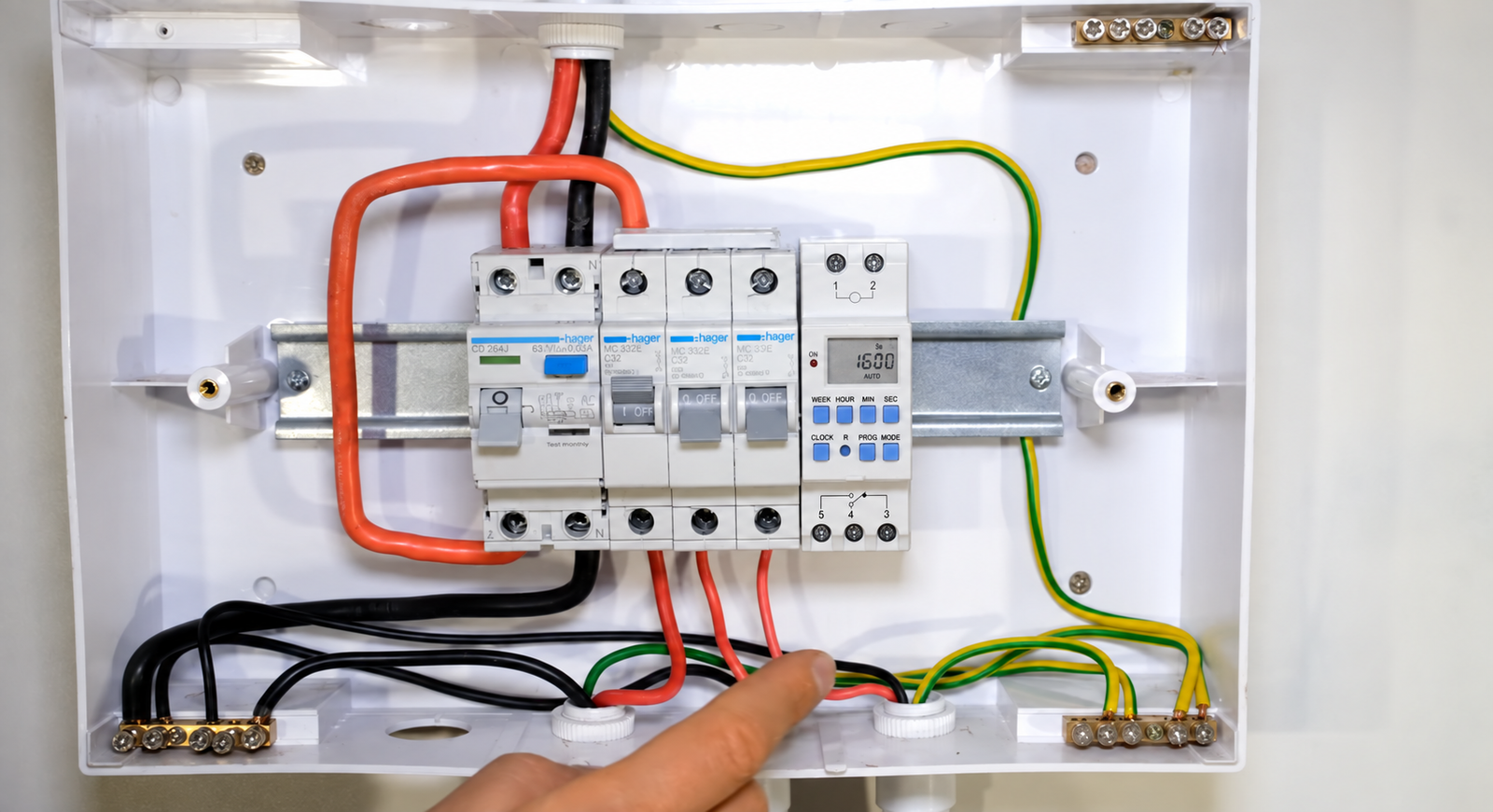 wiring din rail timer for lighting circuits